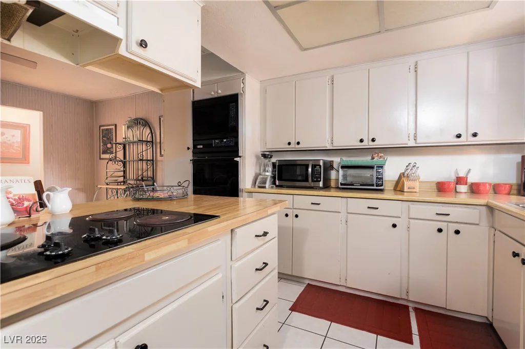 4300 San Mateo, North Las Vegas, NV 89032