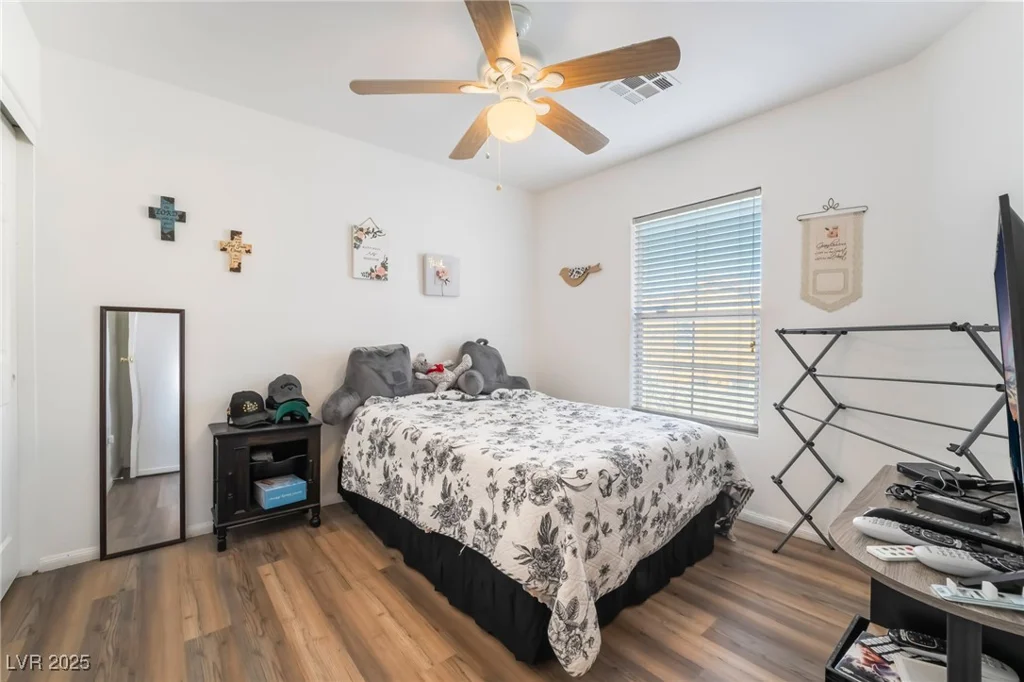 585 Dairy Creek, Las Vegas, NV 89183