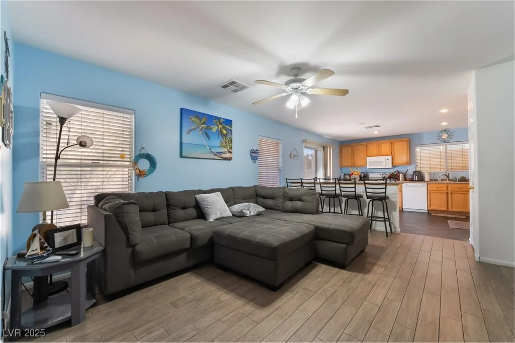 585 Dairy Creek, Las Vegas, NV 89183