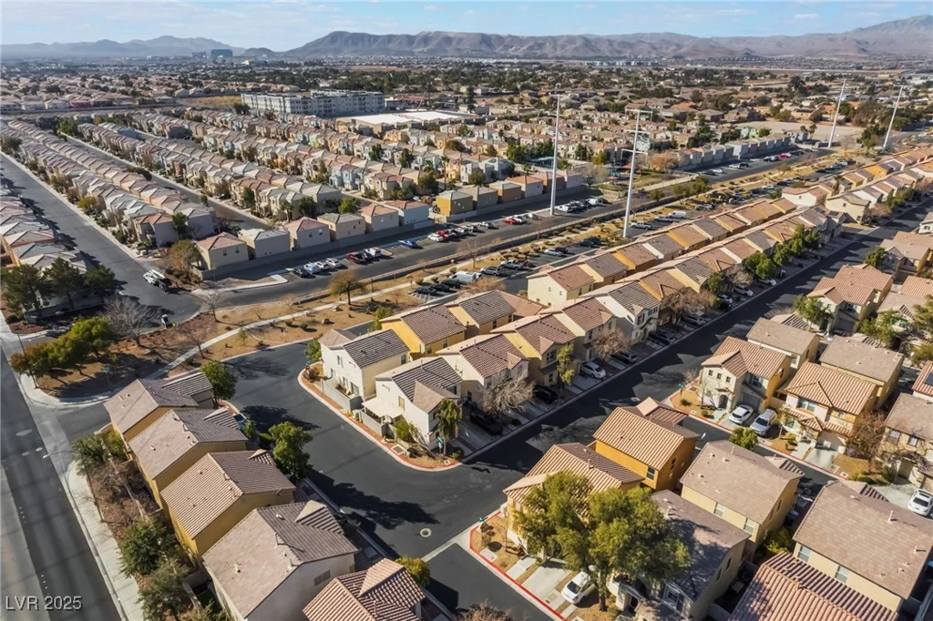 585 Dairy Creek, Las Vegas, NV 89183