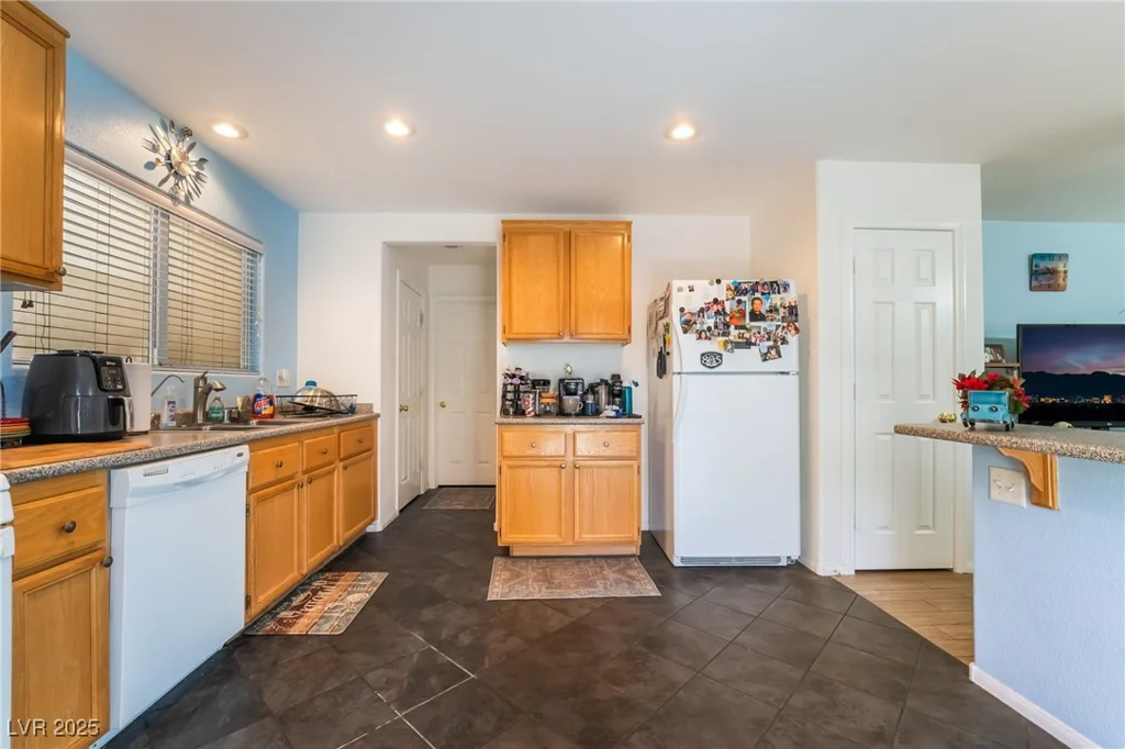 585 Dairy Creek, Las Vegas, NV 89183