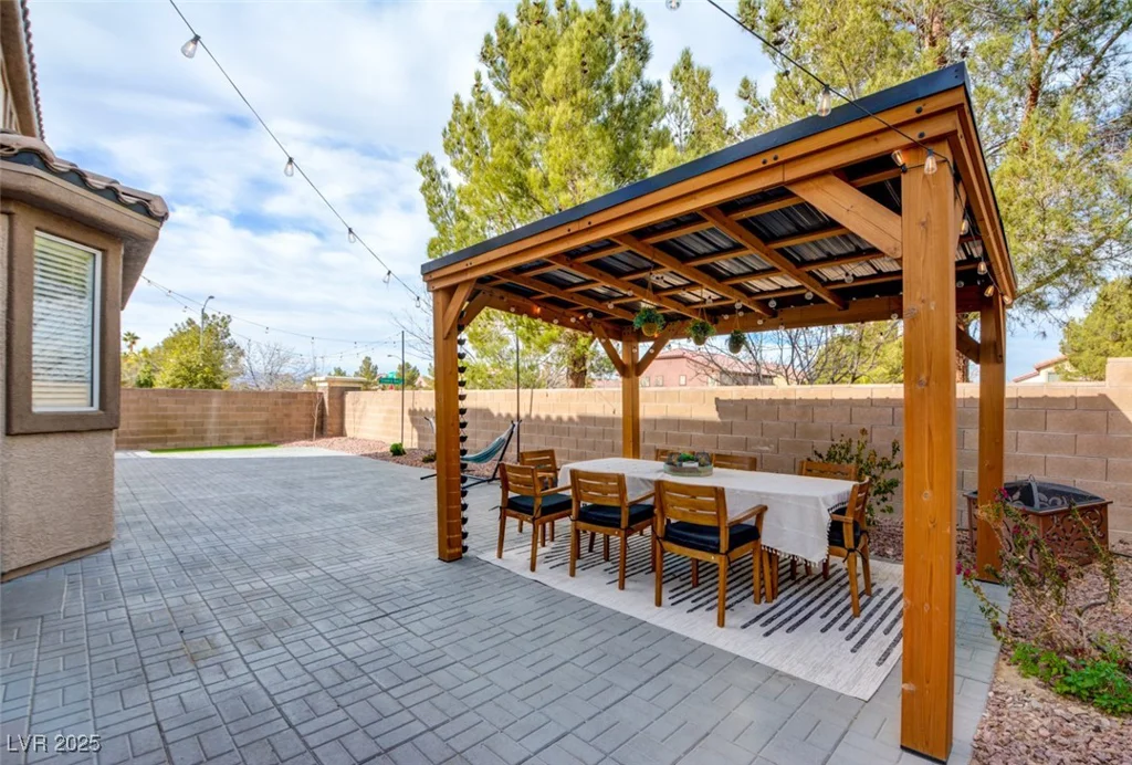 3402 Arcata Point, Las Vegas, NV 89141