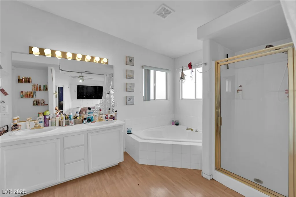 1320 Indian Hedge, North Las Vegas, NV 89032