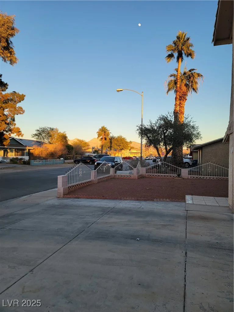 4079 Saint Louis, Las Vegas, NV 89104