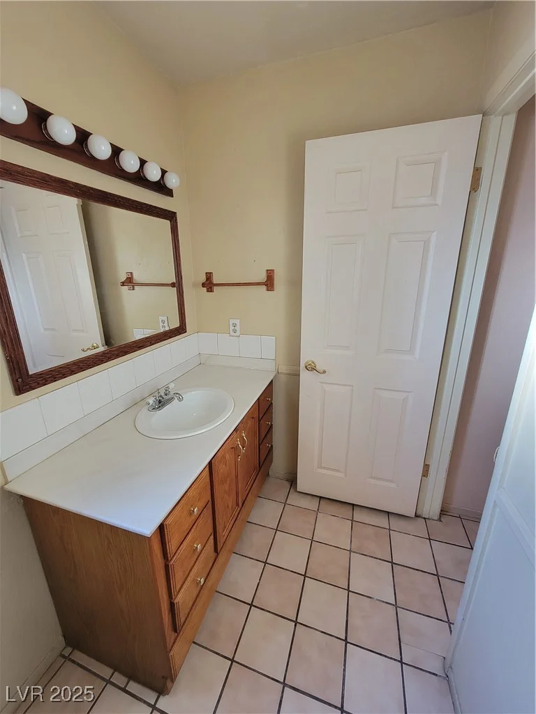 4079 Saint Louis, Las Vegas, NV 89104