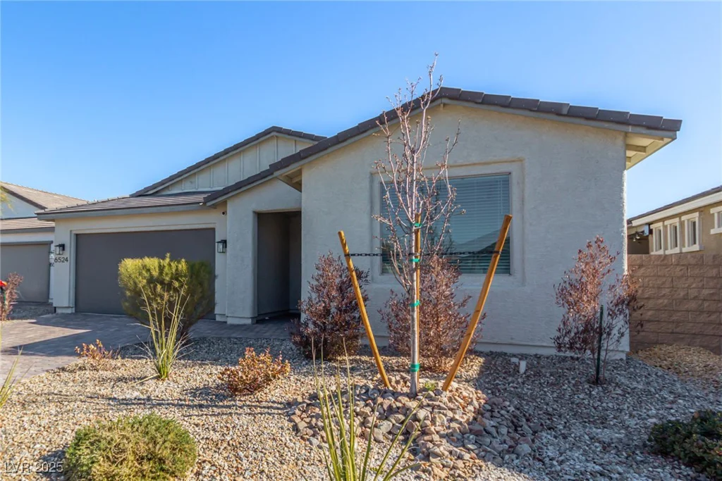 6524 Summershade, North Las Vegas, NV 89086