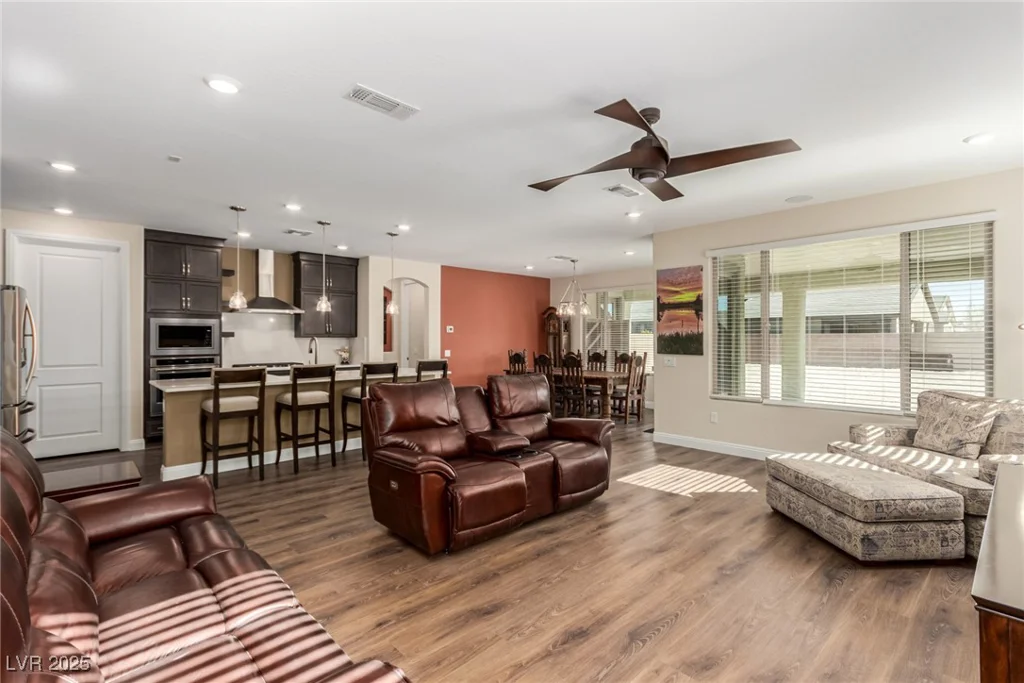 6524 Summershade, North Las Vegas, NV 89086