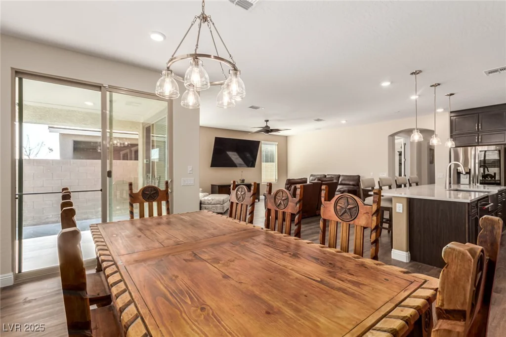 6524 Summershade, North Las Vegas, NV 89086
