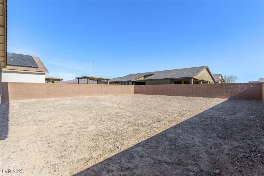 6524 Summershade, North Las Vegas, NV 89086