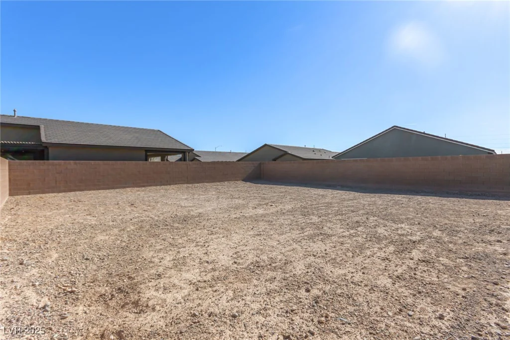 6524 Summershade, North Las Vegas, NV 89086