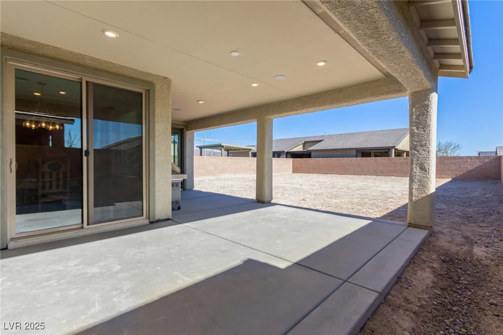 6524 Summershade, North Las Vegas, NV 89086