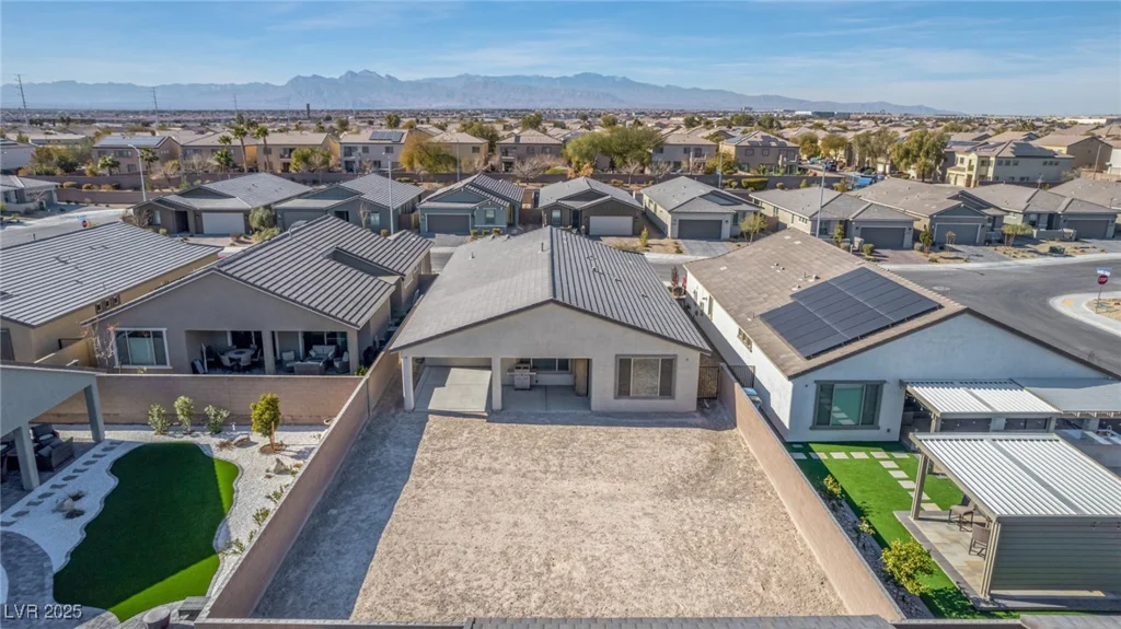 6524 Summershade, North Las Vegas, NV 89086