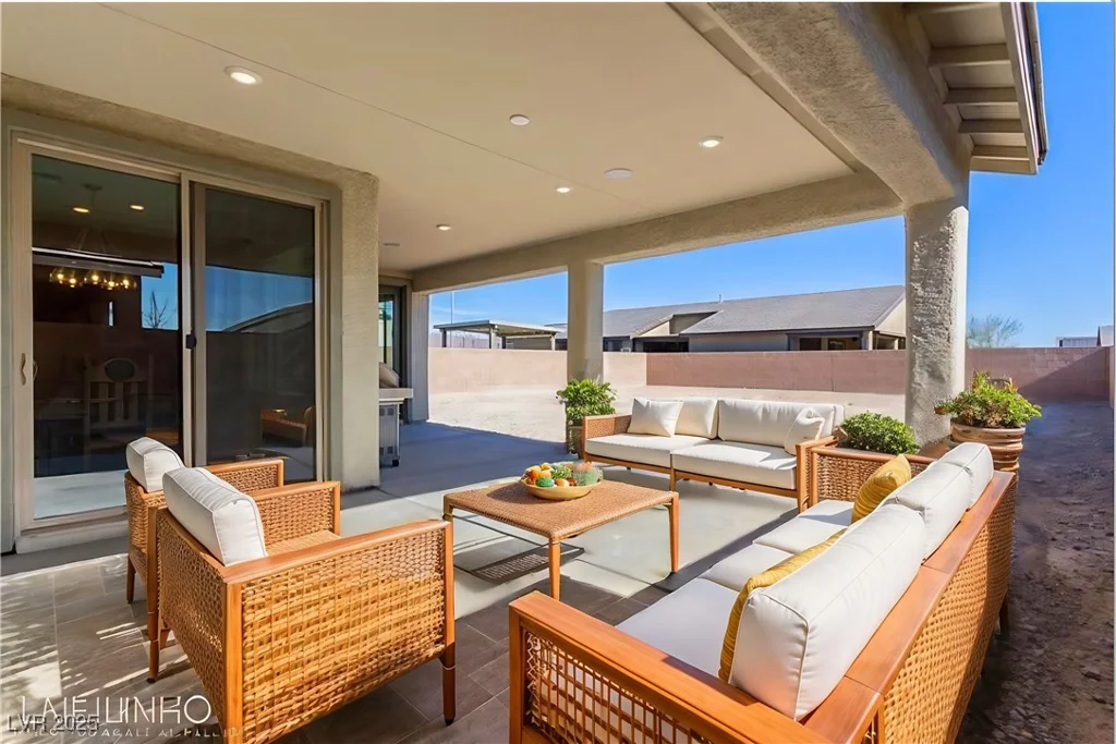 6524 Summershade, North Las Vegas, NV 89086