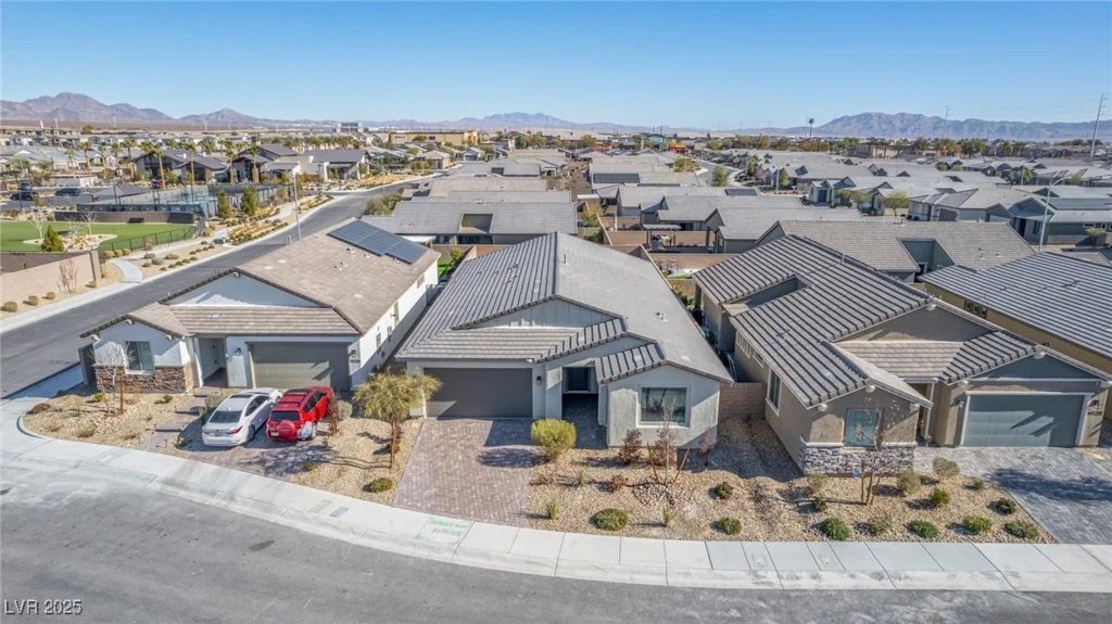 6524 Summershade, North Las Vegas, NV 89086