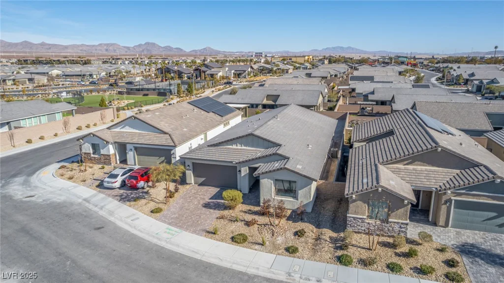 6524 Summershade, North Las Vegas, NV 89086