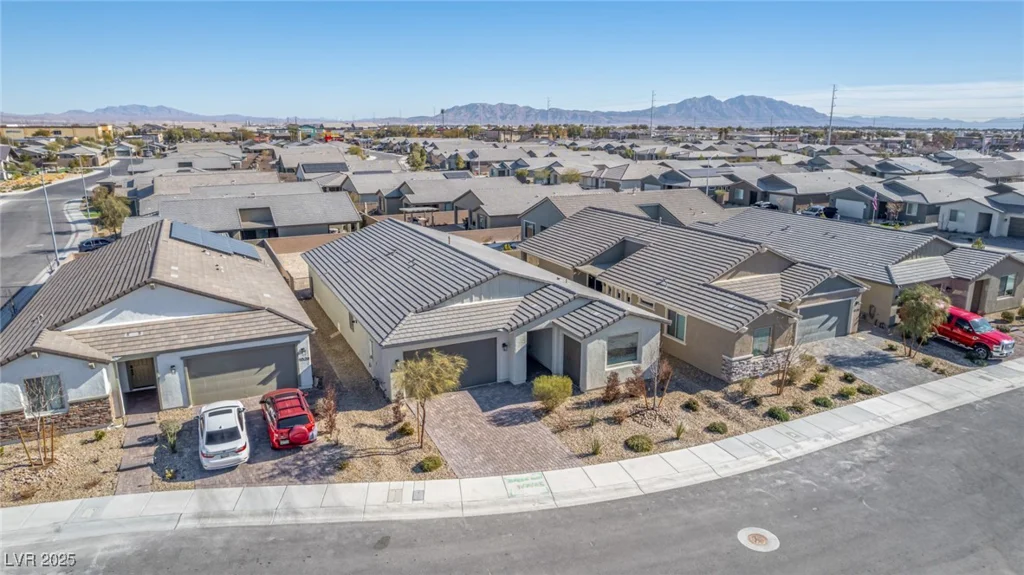 6524 Summershade, North Las Vegas, NV 89086