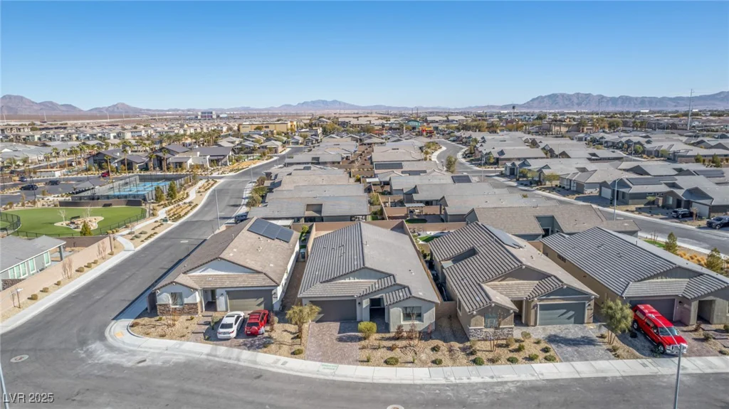 6524 Summershade, North Las Vegas, NV 89086