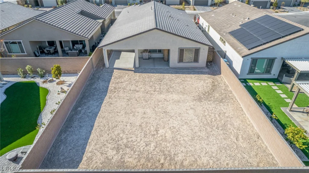 6524 Summershade, North Las Vegas, NV 89086
