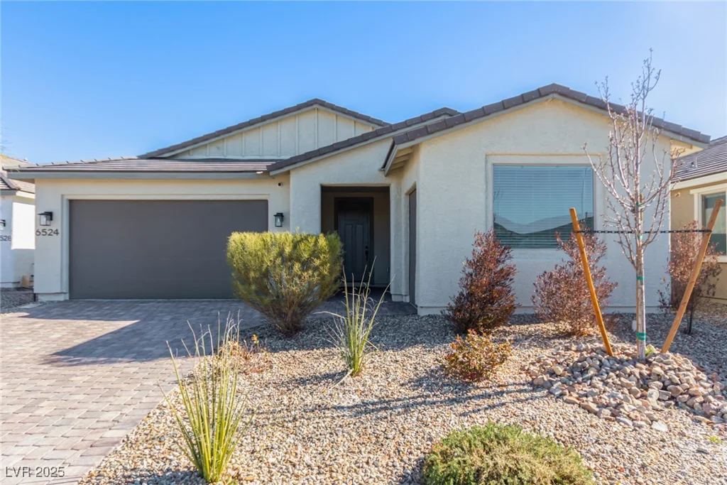 6524 Summershade, North Las Vegas, NV 89086