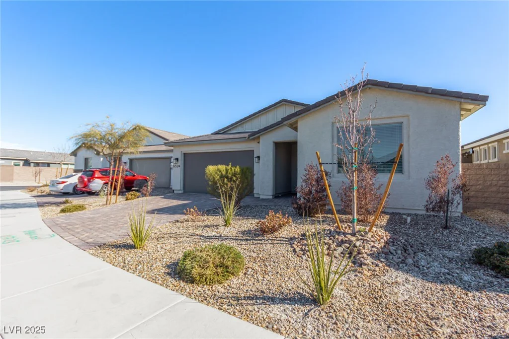 6524 Summershade, North Las Vegas, NV 89086