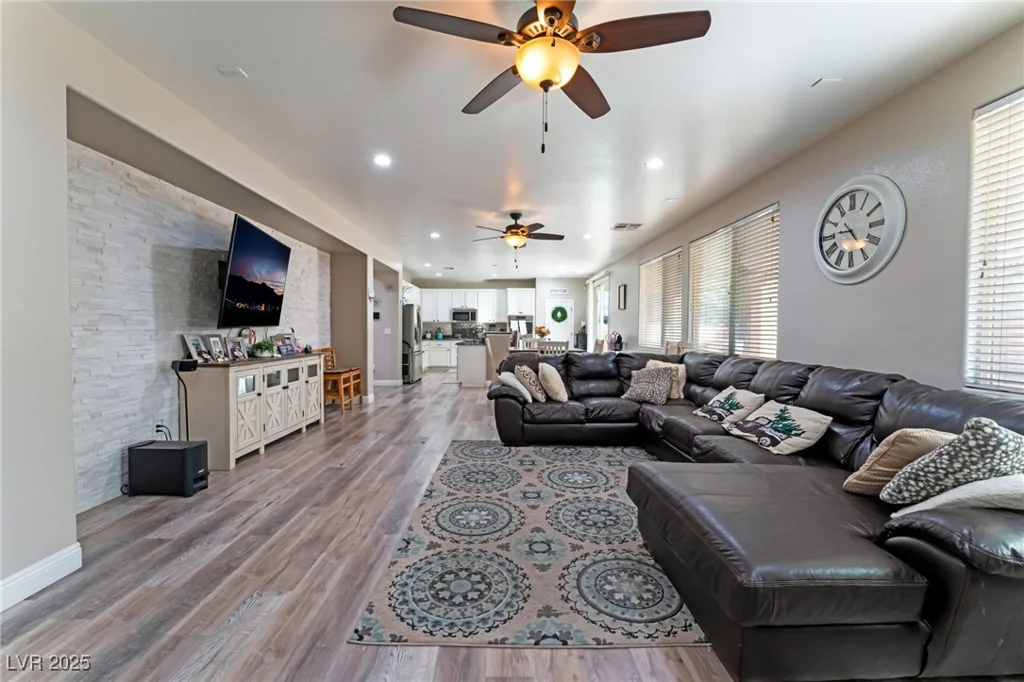 6916 Snow Finch, North Las Vegas, NV 89084