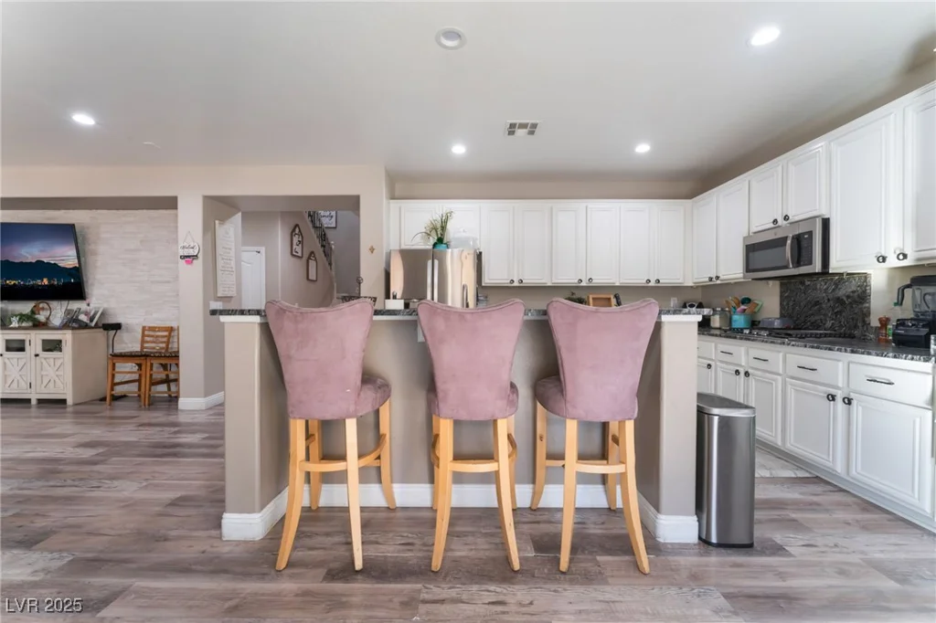 6916 Snow Finch, North Las Vegas, NV 89084