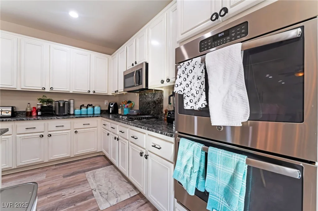 6916 Snow Finch, North Las Vegas, NV 89084