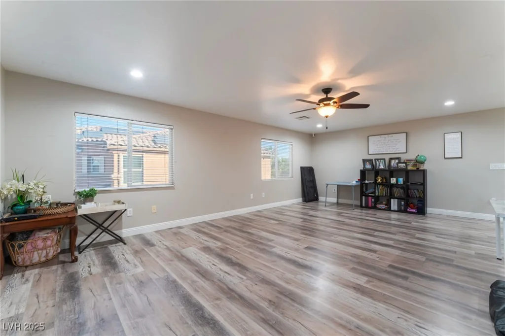 6916 Snow Finch, North Las Vegas, NV 89084