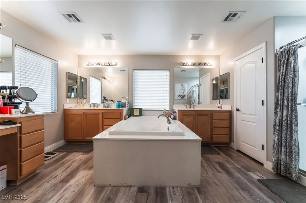 6916 Snow Finch, North Las Vegas, NV 89084
