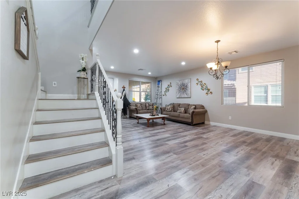 6916 Snow Finch, North Las Vegas, NV 89084