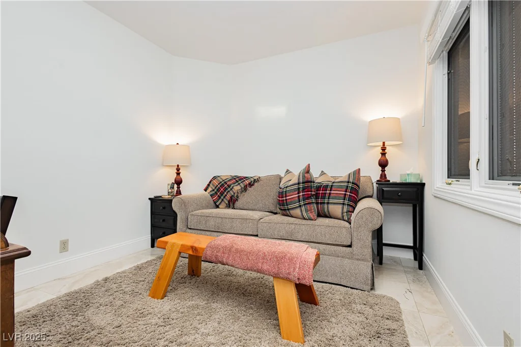 7943 Harbour Towne, Las Vegas, NV 89113