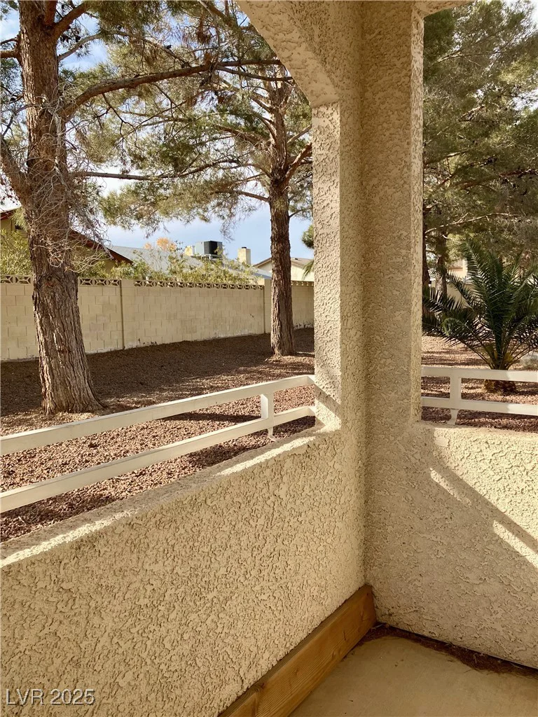 1900 Torrey Pines, Las Vegas, NV 89108