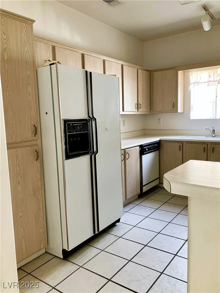 1900 Torrey Pines, Las Vegas, NV 89108