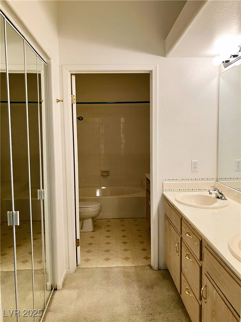 1900 Torrey Pines, Las Vegas, NV 89108
