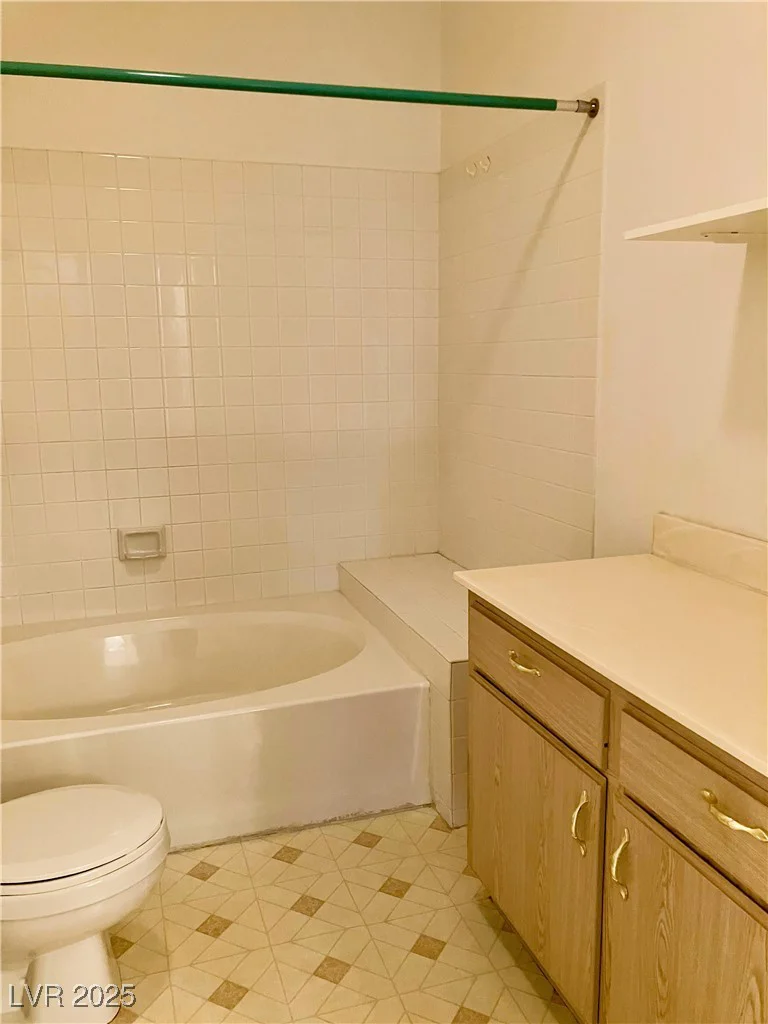 1900 Torrey Pines, Las Vegas, NV 89108