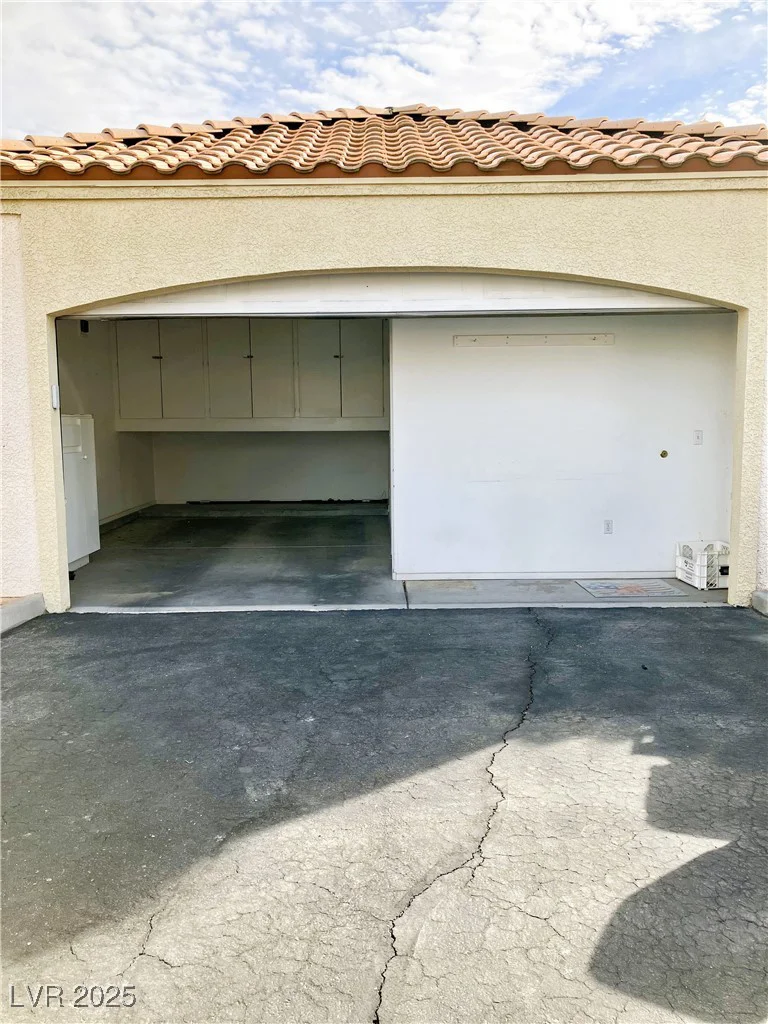 1900 Torrey Pines, Las Vegas, NV 89108