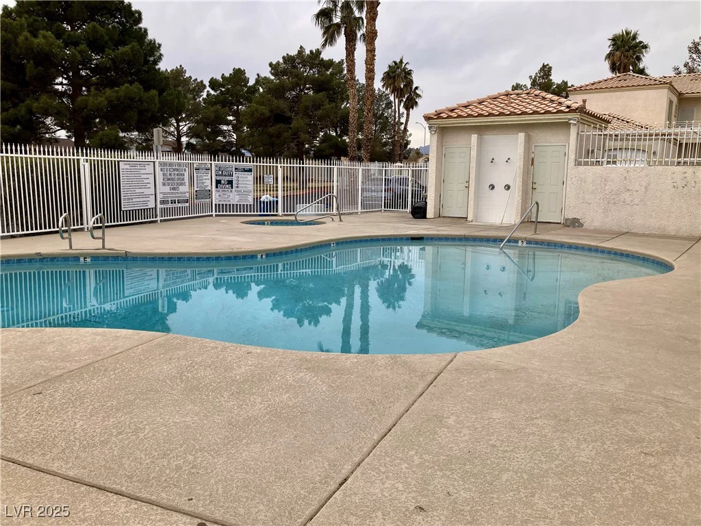 1900 Torrey Pines, Las Vegas, NV 89108