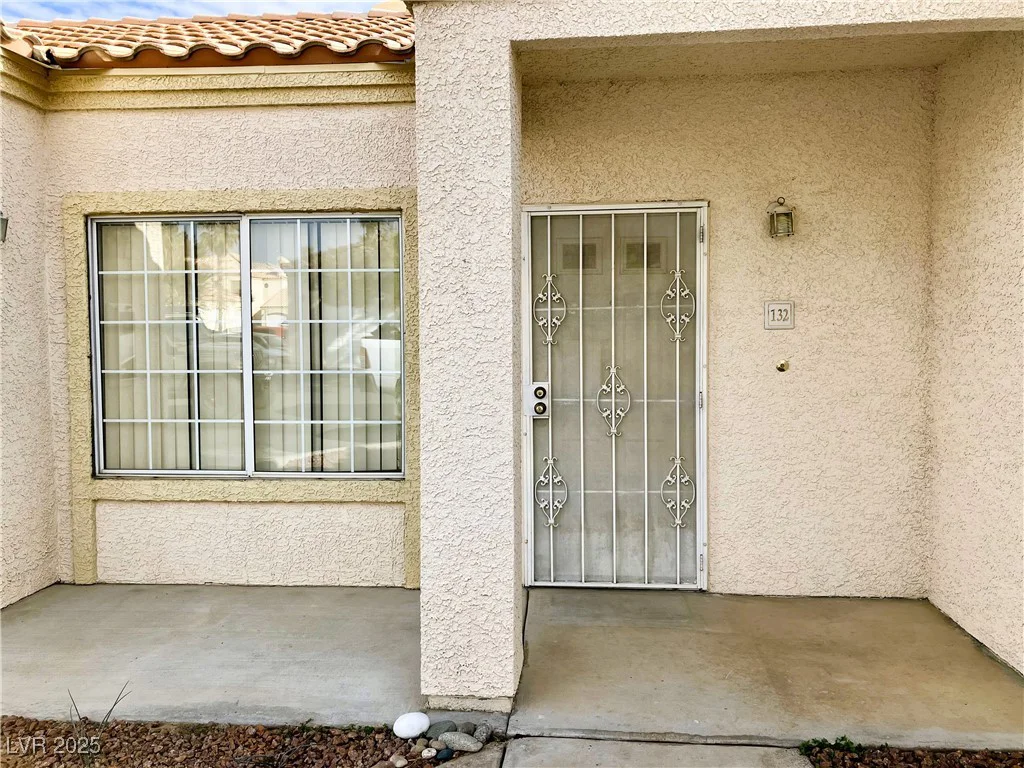 1900 Torrey Pines, Las Vegas, NV 89108