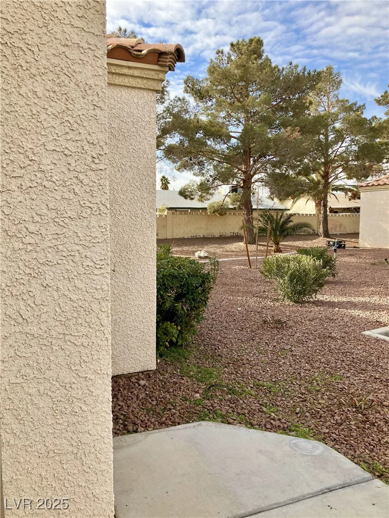 1900 Torrey Pines, Las Vegas, NV 89108