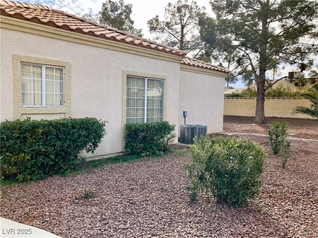 1900 Torrey Pines, Las Vegas, NV 89108