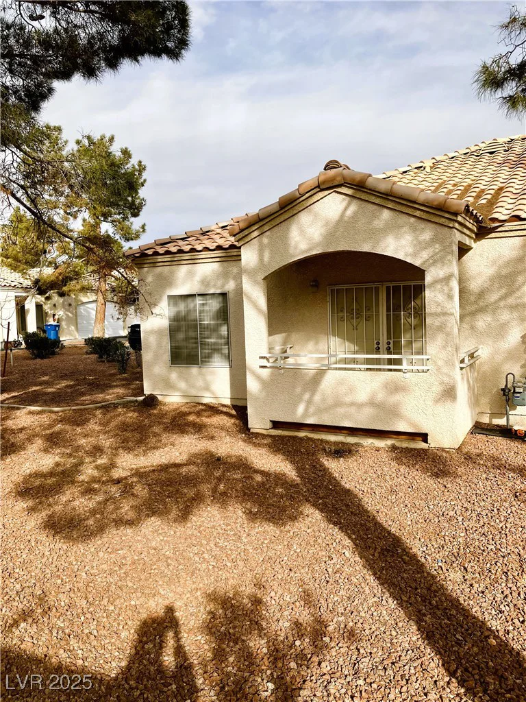 1900 Torrey Pines, Las Vegas, NV 89108
