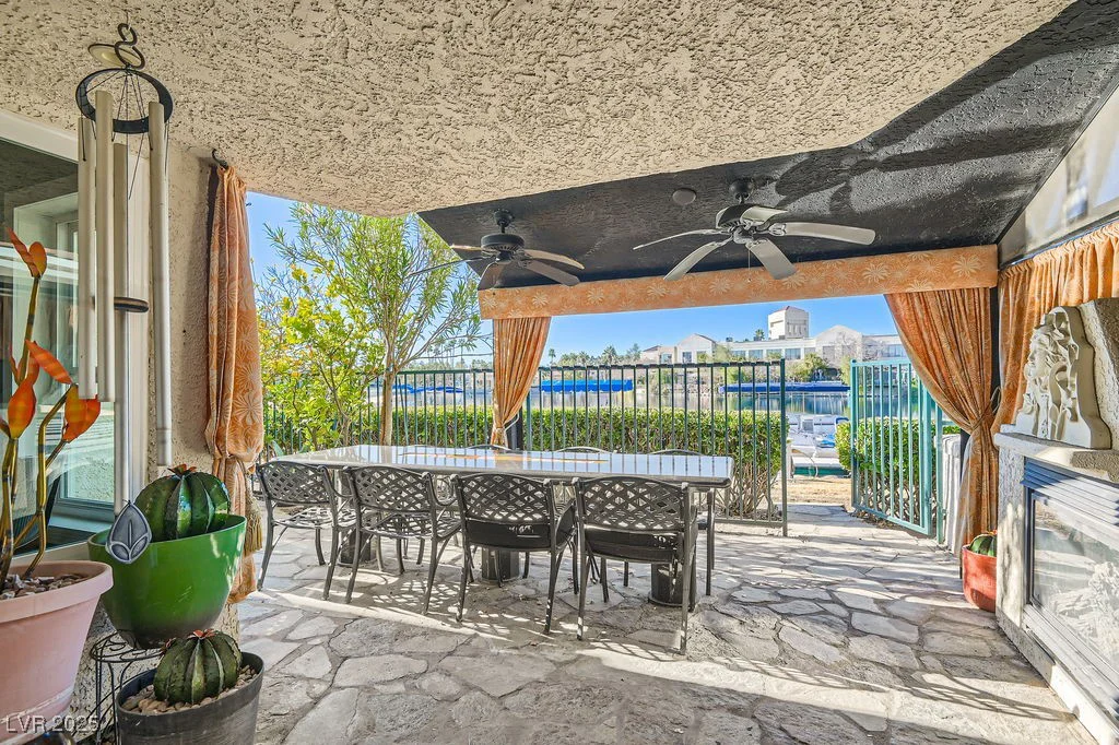 2625 Seashore, Las Vegas, NV 89128
