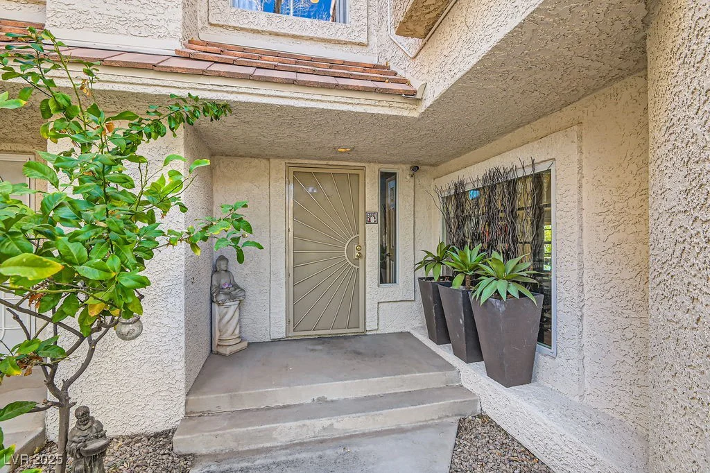 2625 Seashore, Las Vegas, NV 89128