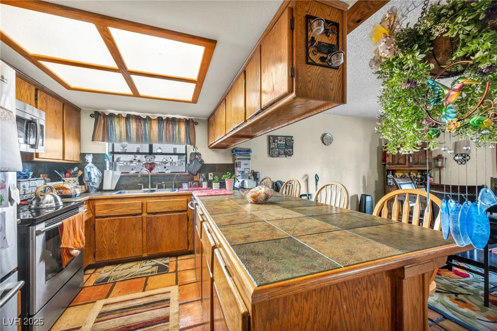 659 Glenwood, Henderson, NV 89002