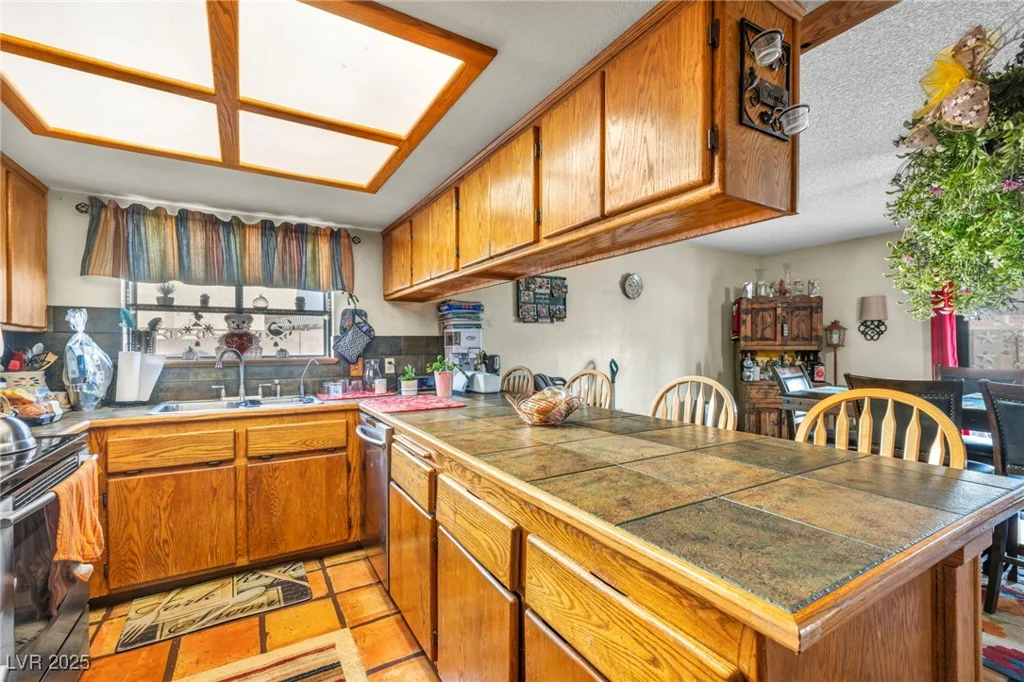 659 Glenwood, Henderson, NV 89002