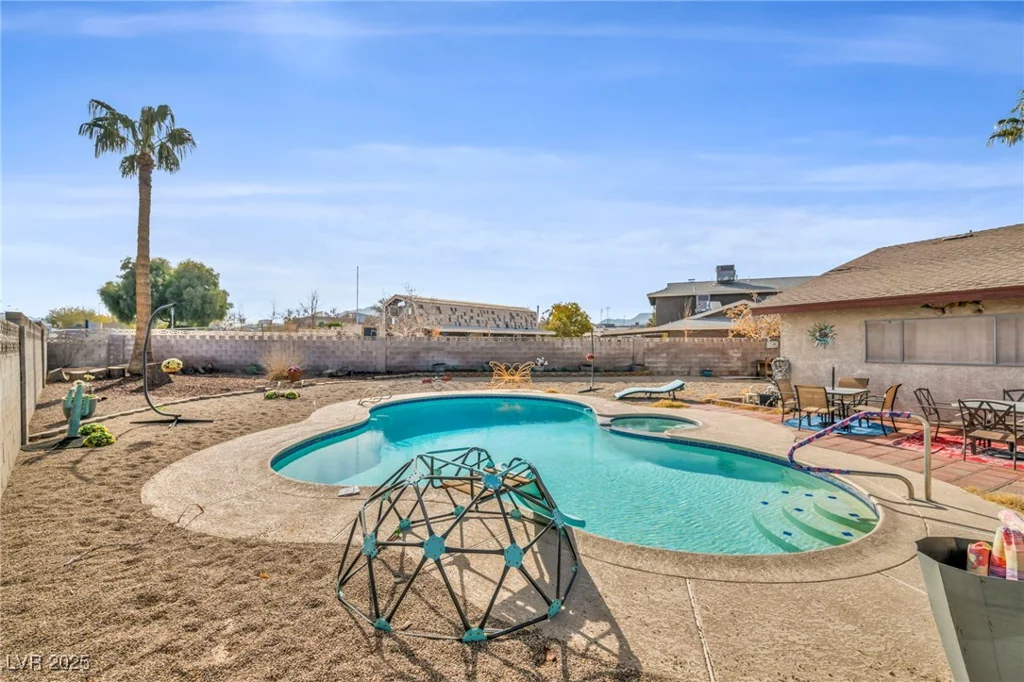659 Glenwood, Henderson, NV 89002