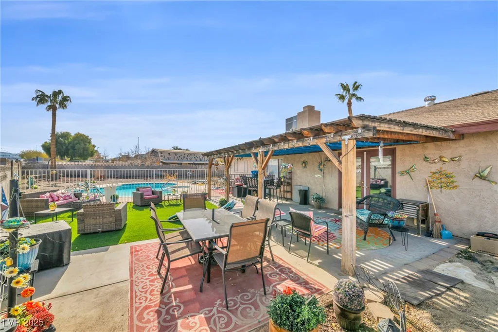 659 Glenwood, Henderson, NV 89002