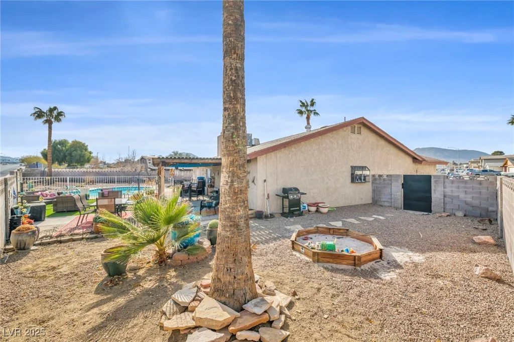 659 Glenwood, Henderson, NV 89002