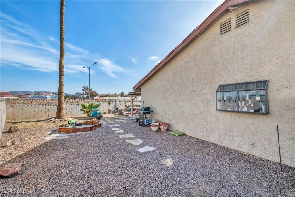 659 Glenwood, Henderson, NV 89002