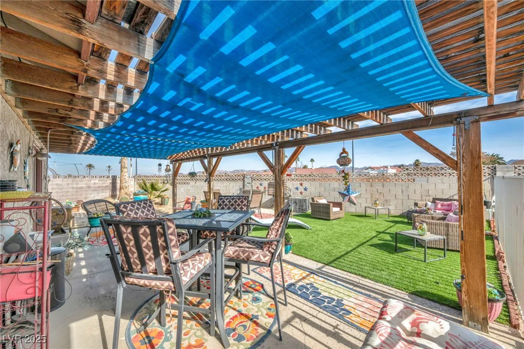659 Glenwood, Henderson, NV 89002
